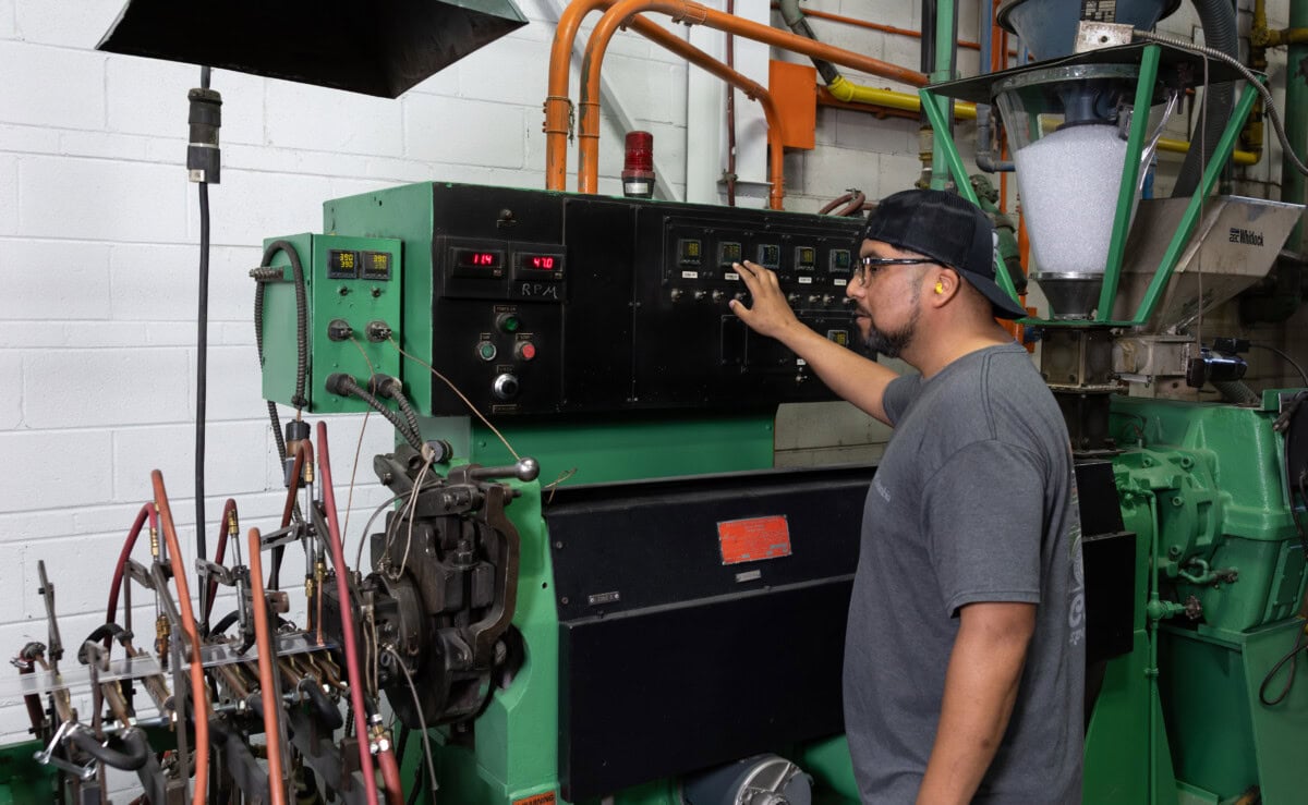 Preparing plastic profile