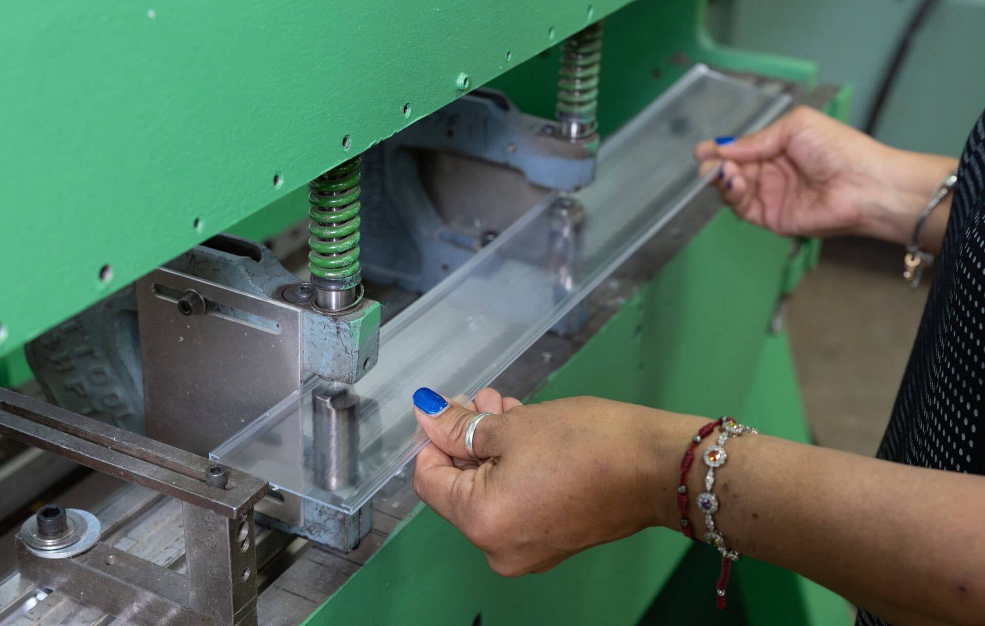 Preparing plastic profile
